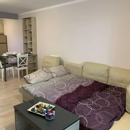 Хепи Апартмънтс Hotell