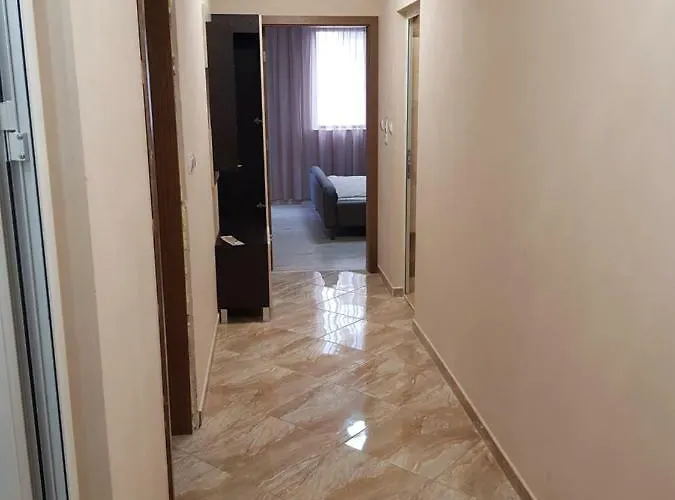 Хепи Апартмънтс Hotel *