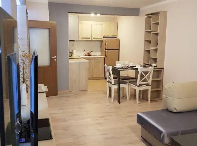 Хепи Апартмънтс *