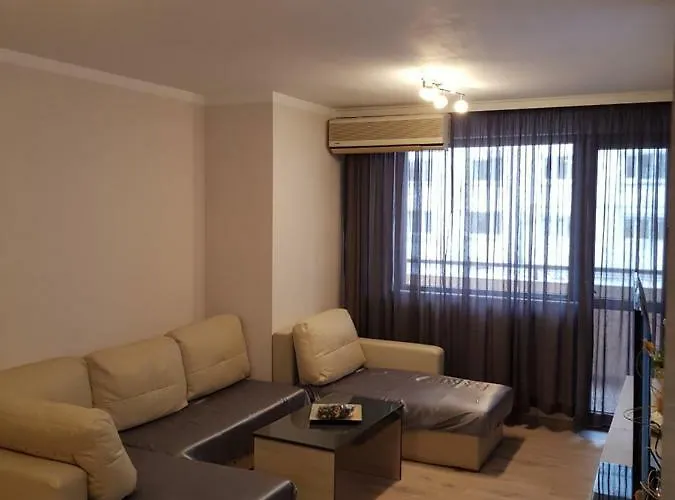 Хепи Апартмънтс *