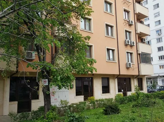 Хепи Апартмънтс *